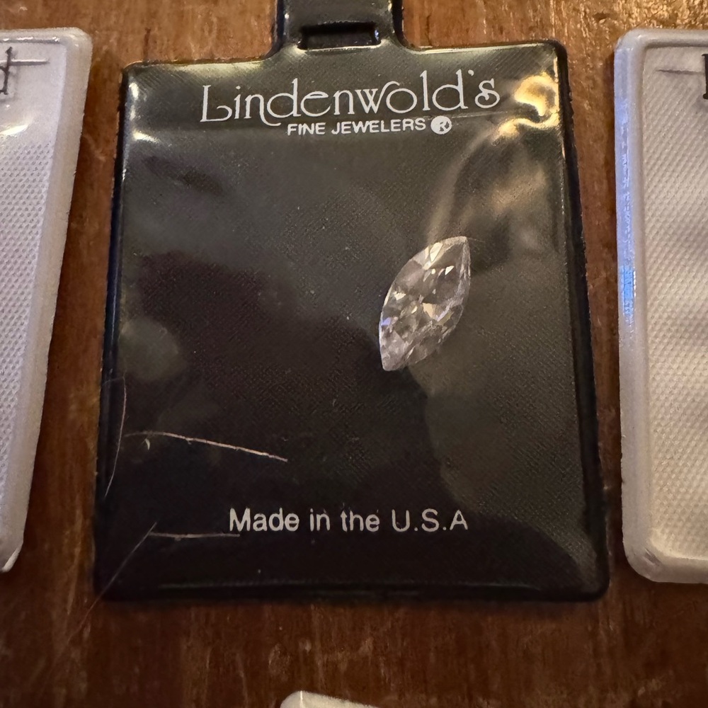 Lindenwold's Fine Jewelers Cut Gems